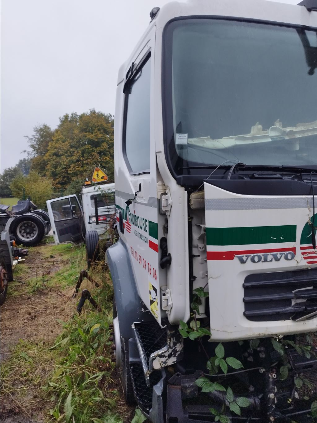 piece_VOLVO FL240 BLOC COMMANDE LEVE VITRE - RETROVISEUR GAUCHE