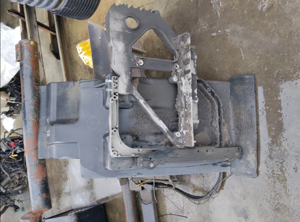 piece_RENAULT T AILE AVANT GAUCHE CHASSIS 7482567506