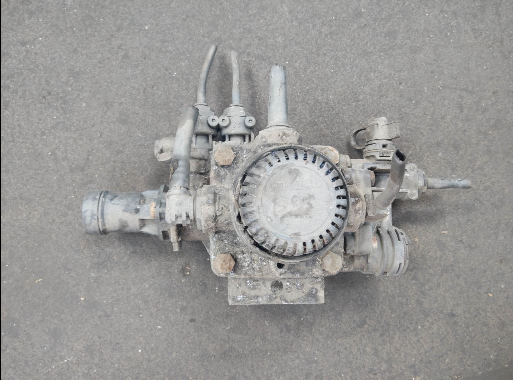 piece_MERCEDES 1323  VALVE PNEUMATIQUE 4757210050