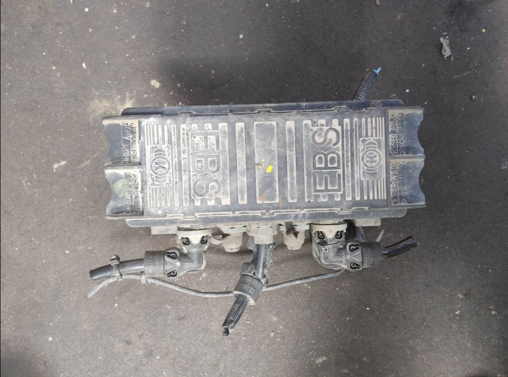 piece_RENAULT D  VALVE DE FREIN EBS AR 7422225566