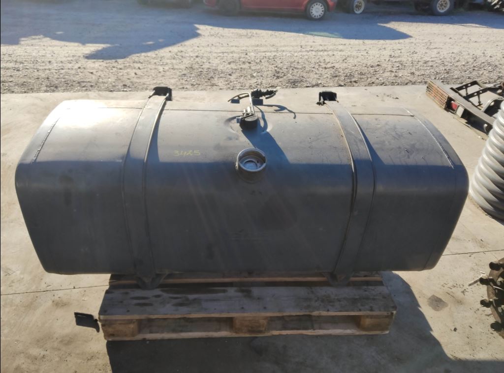 piece_DAF CF85  RESERVOIR CARBURANT 1681821