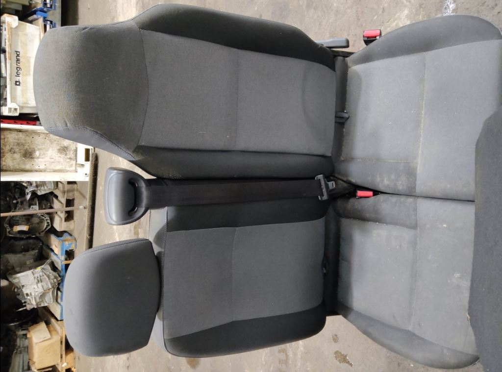 piece_IVECO 35C15  BANQUETTE AVANT DROITE 5802052571