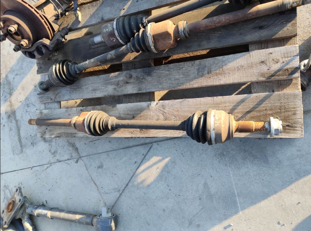 piece_PEUGEOT BOXER  CARDAN AVANT DROIT 1614305680