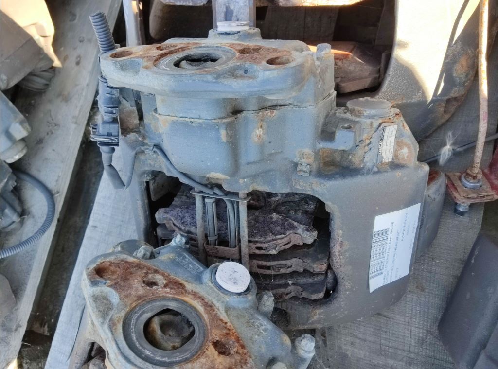 piece_RENAULT MIDLUM  ETRIER DE FREIN AVANT GAUCHE 7421471917