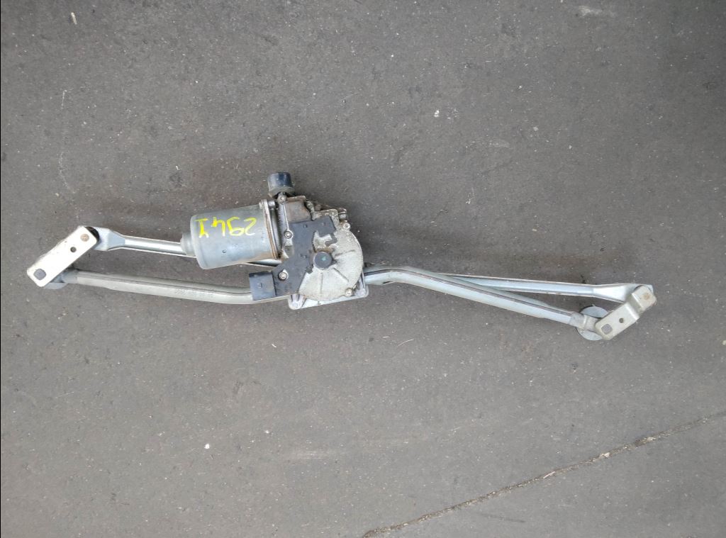 piece_MERCEDES SPRINTER 511D TIMONERIE ESSUIE GLACE A9068200040