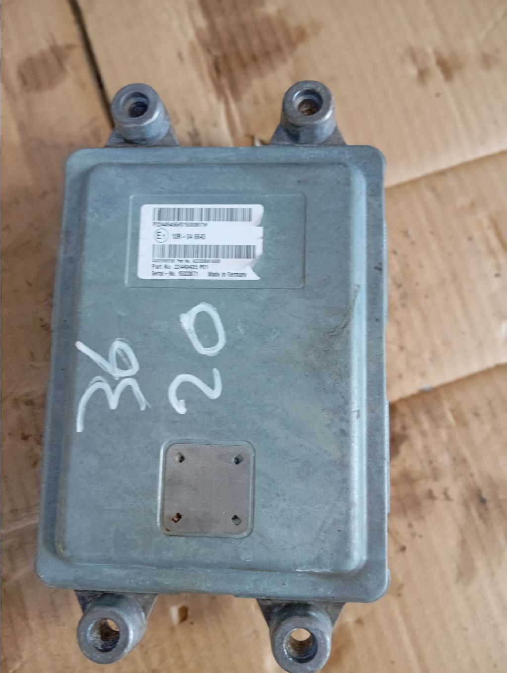 piece_RENAULT T CALCULATEUR AD BLUE 22449435