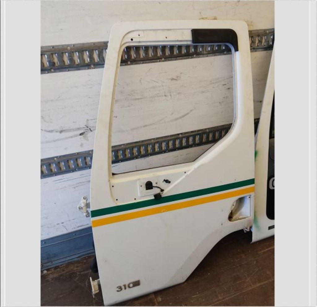 piece_RVI  RVI PRE PORTE AVANT GAUCHE