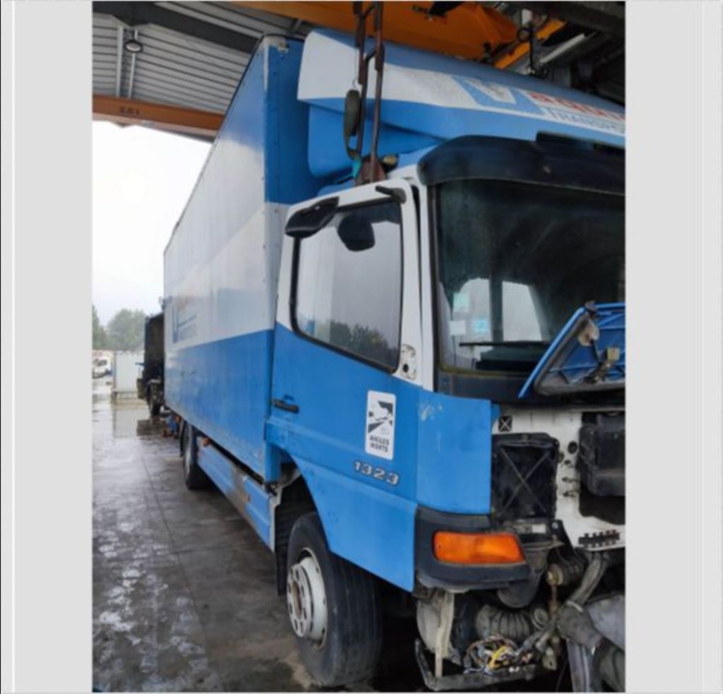 piece_MERCEDES 1323  ESSIEU AVANT VL3/23DC5.3 A00033010