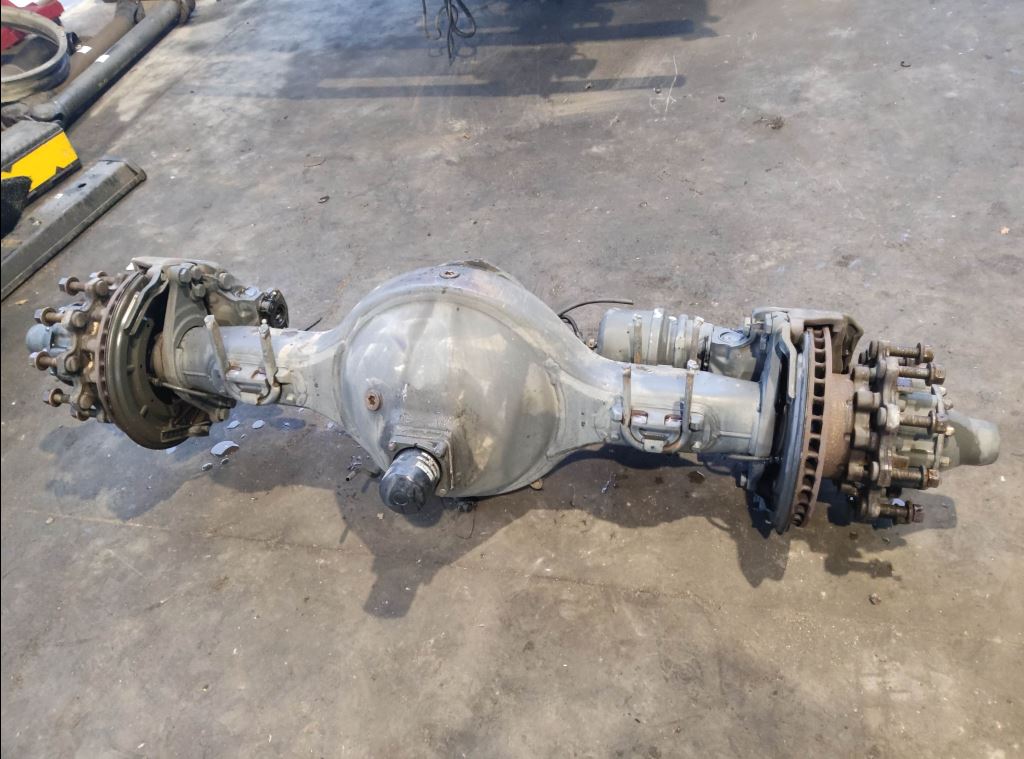 piece_SCANIA R420 ARBRE DE ROUE ARRIERE DROIT 2EME PONT