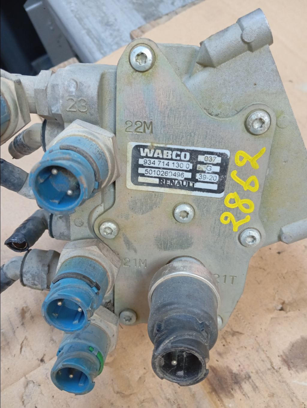 piece_RENAULT MIDLUM 220DCI VALVE 4 VOIES 5010260496