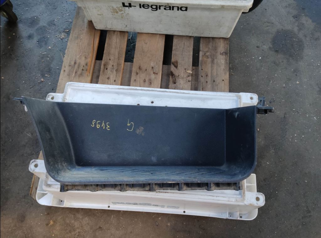 piece_FORD TRANSIT  PUIS DE MARCHE GAUCHE BK21V13201