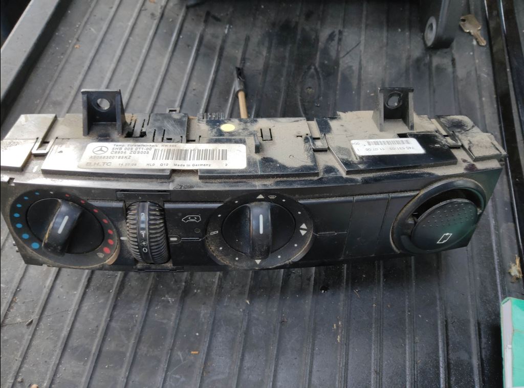 piece_MERCEDES SPRINTER 511D BLOC COMMANDE CHAUFFAGE A9068300185