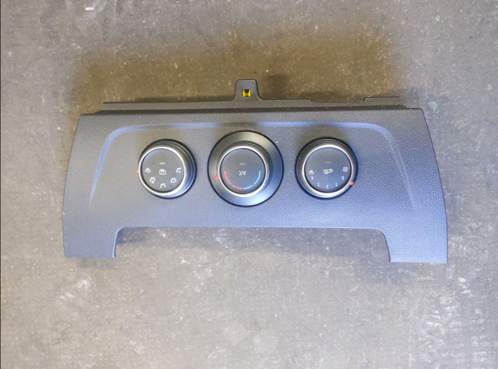 piece_RENAULT MASTER 4 BLOC COMMANDE CHAUFFAGE