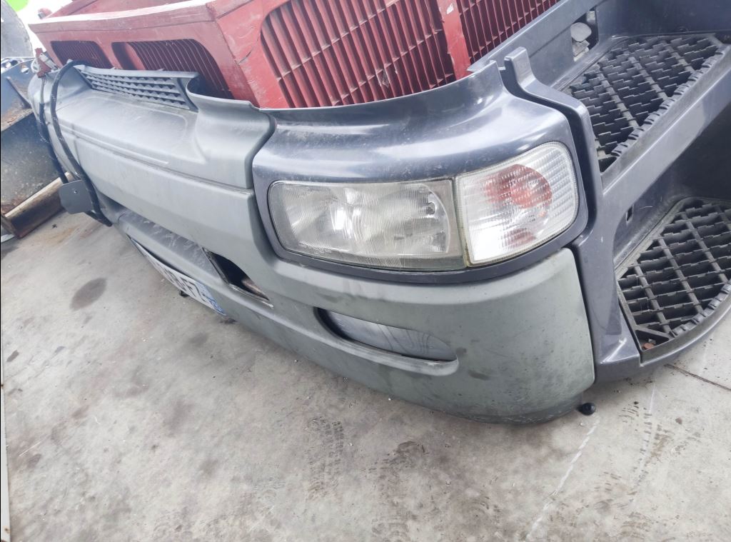 piece_RENAULT 385.19  PARE CHOC AVANT