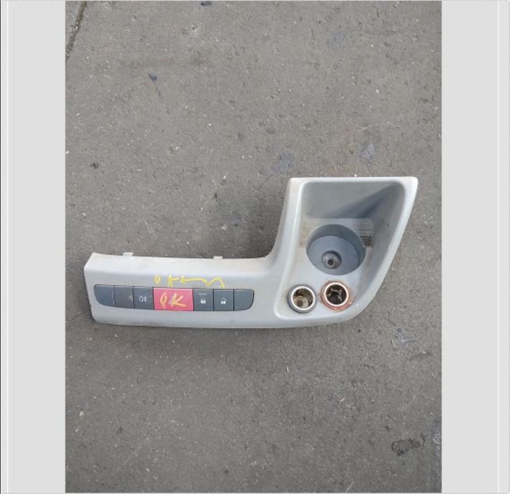 piece_CITROEN JUMPER PORTE GOBELET 1308183070