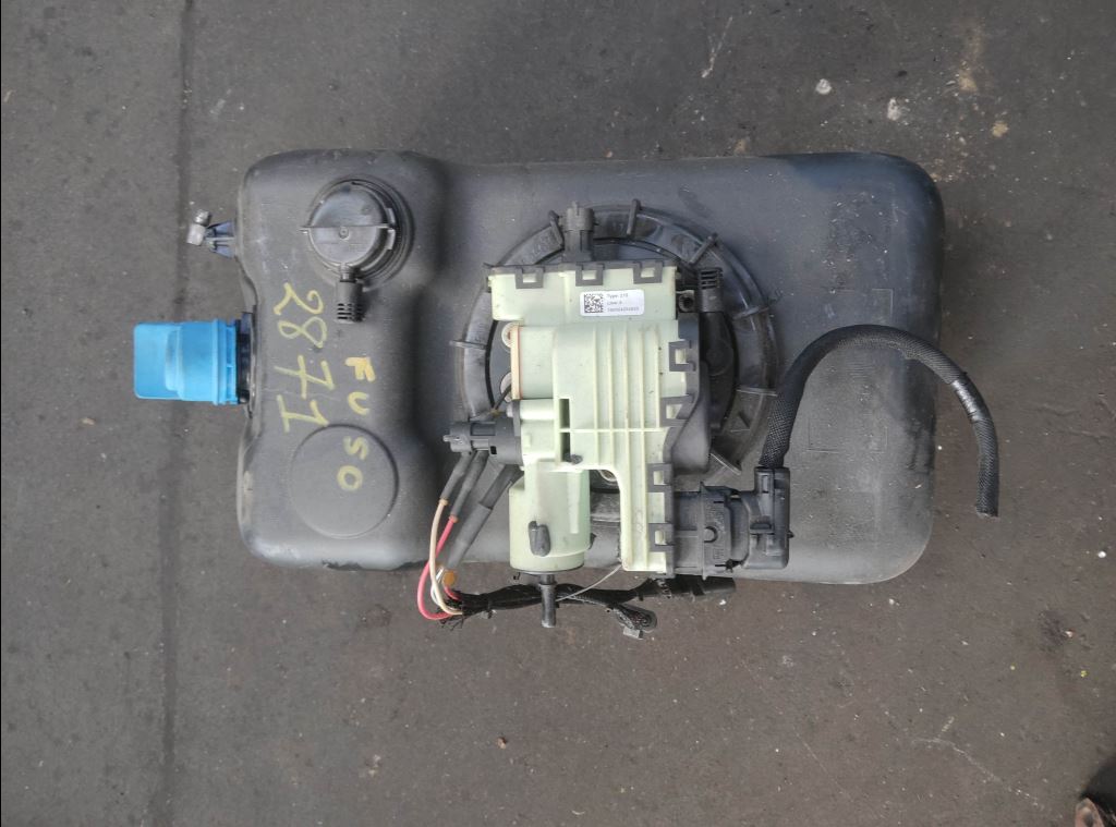 piece_FUSO CANTER  RESERVOIR AD BLUE ML212662