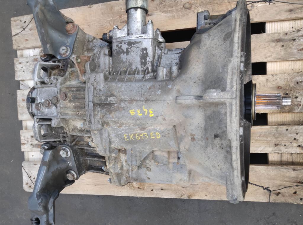 piece_MERCEDES 1323  BOITE DE VITESSE - 12T G85-6/6.7-0.73 715.060