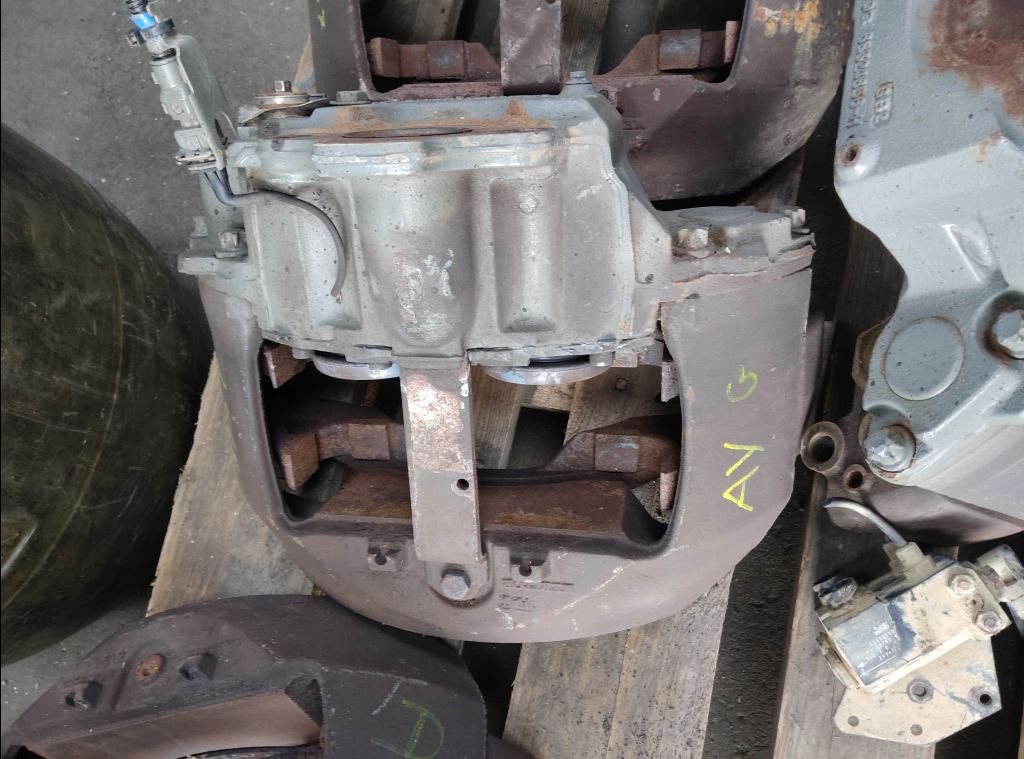 piece_VOLVO FE  ETRIER DE FREIN AVANT GAUCHE 20704261