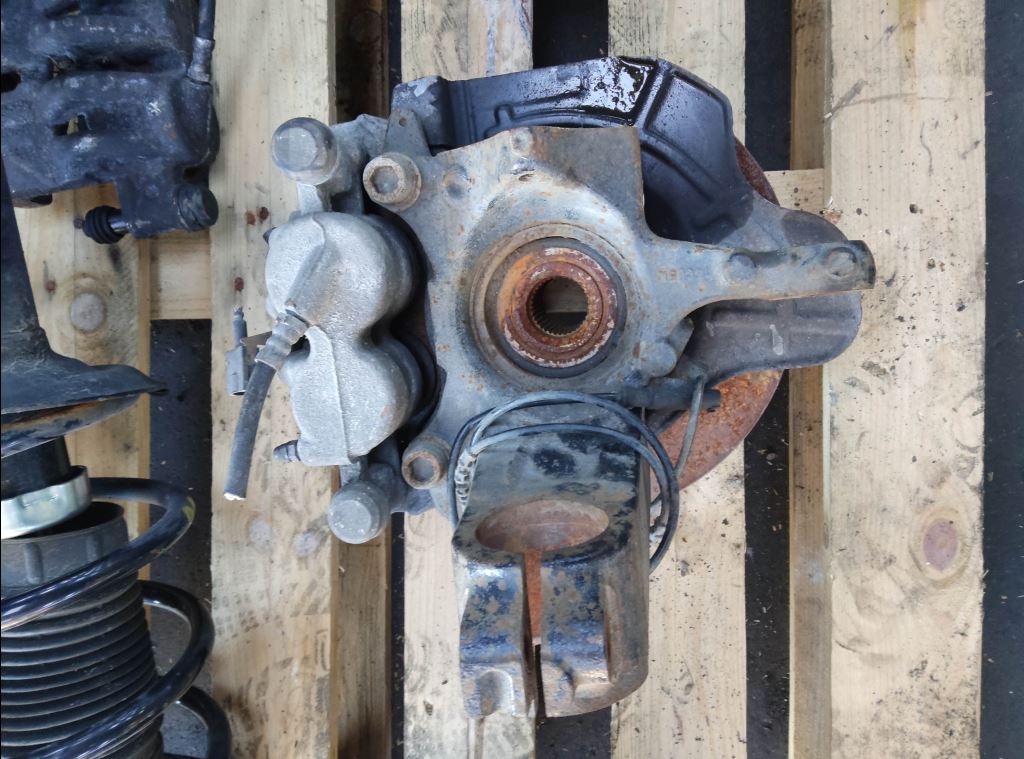 piece_PEUGEOT BOXER  MOYEU AVANT 3307A5