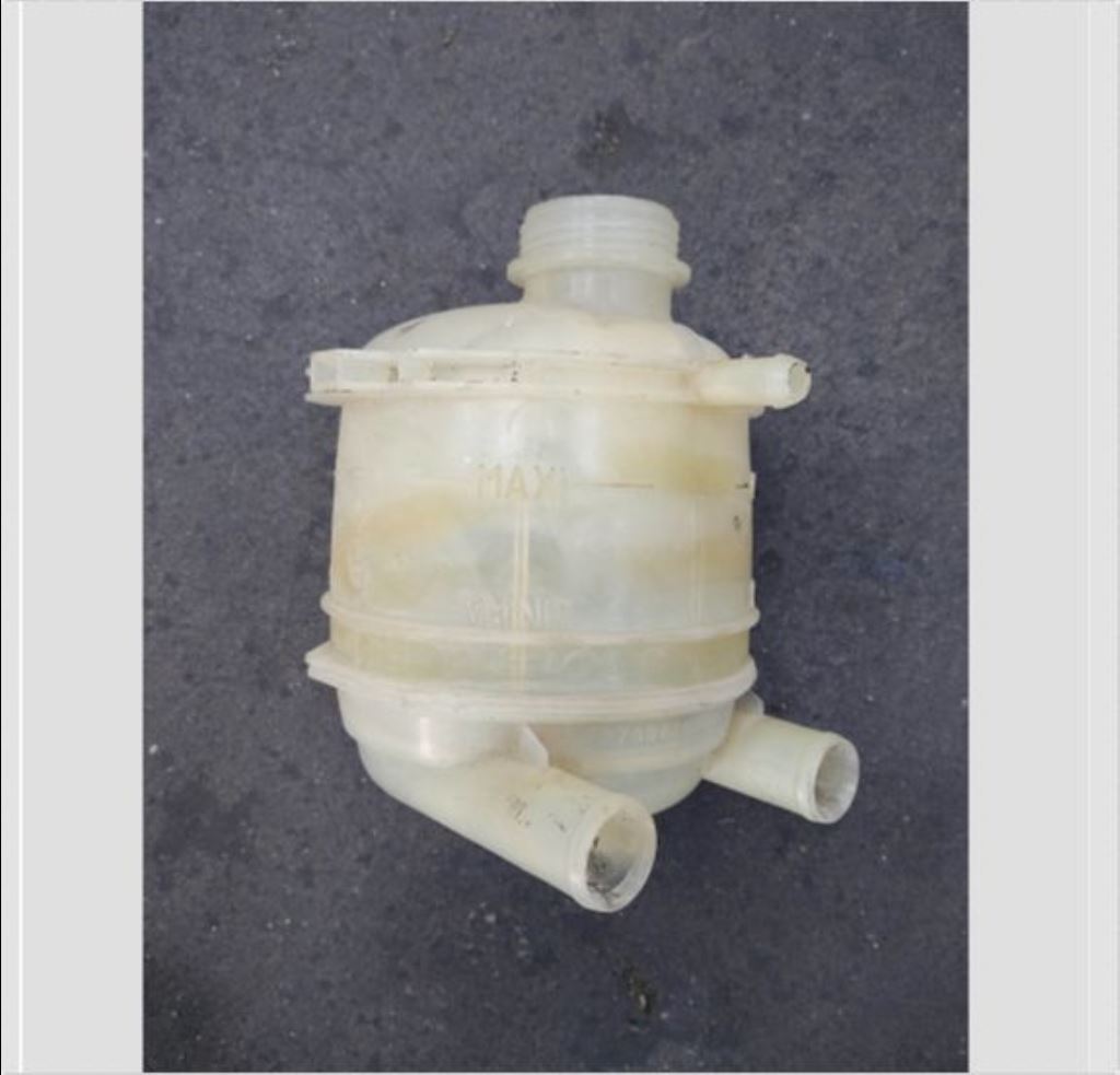 piece_RENAULT BETAIL VASE D'EXPENSION 7700810997