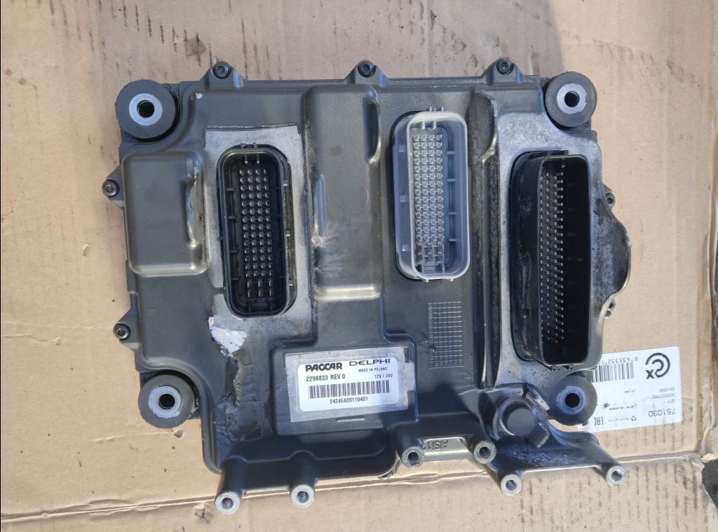 piece_DAF XF480  BOITIER GESTION MOTEUR 2298833 REV0