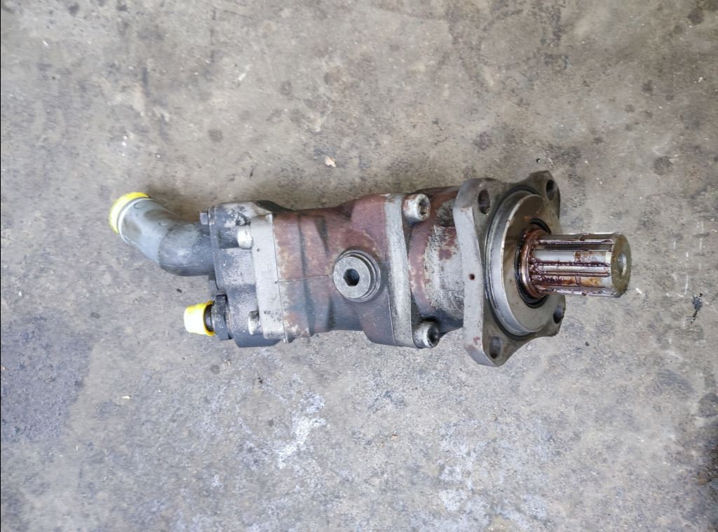 piece_IVECO 120E22 POMPE HYDRAULIQUE SUNFAB SC025L