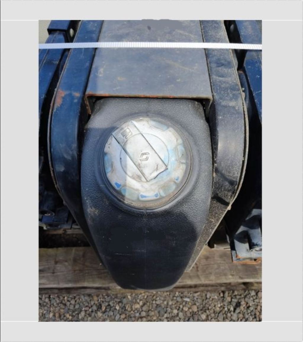 piece_RENAULT PREM 460 DXI RESERVOIR AD BLUE 60L 7421608837