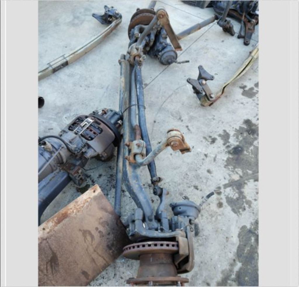 piece_RENAULT MID POUTRE ESSIEU AVANT 5010308760