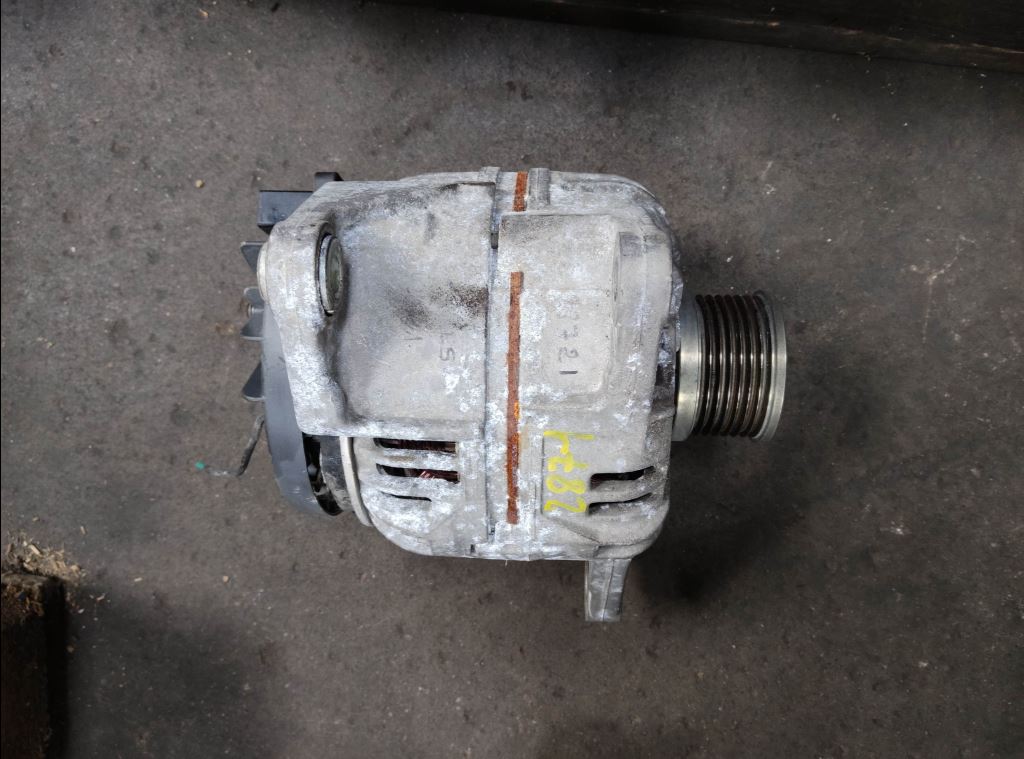 piece_FUSO CANTER  ALTERNATEUR MK667725