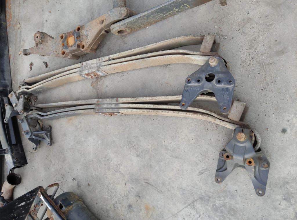 piece_RENAULT MIDLUM  LAMES DE SUSPENSION 1ER PONT GAUCHE 5010557366