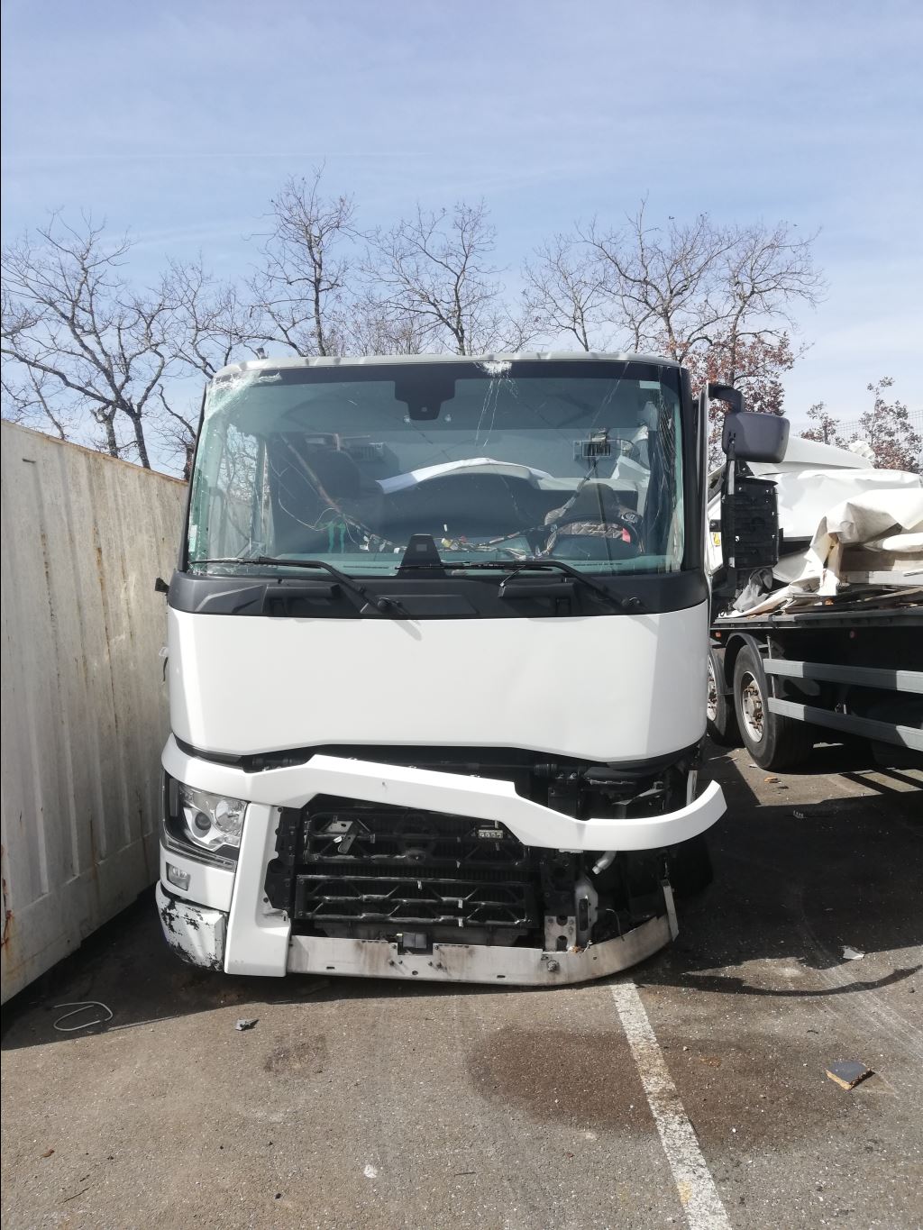 piece_RENAULT T440  FUSEE AVANT DROITE 7422848431
