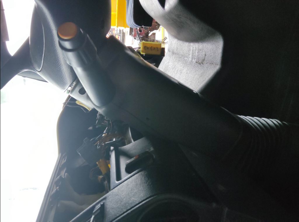 piece_MERCEDES 1323  COMMODO PHARES