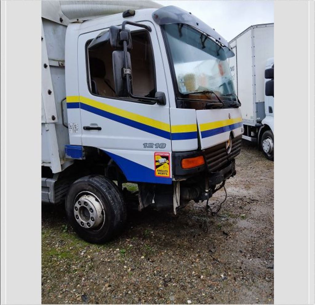 piece_MERCEDES ATEGO RETROVISEUR ELECTRIQUE DROIT A0018109416