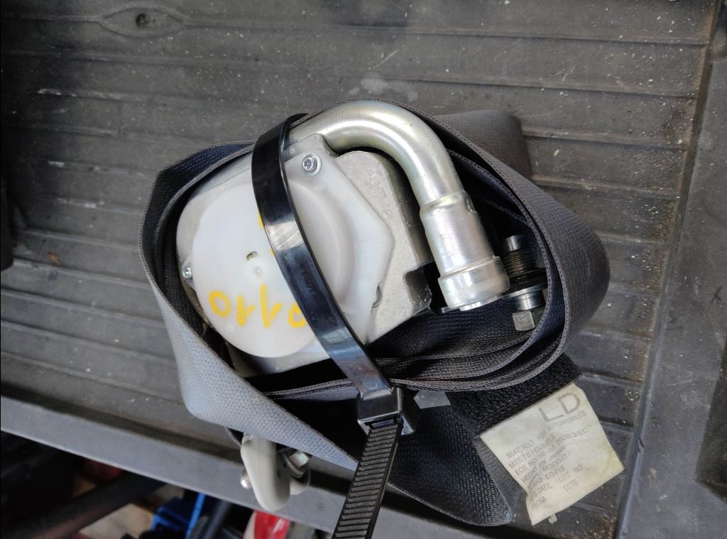 piece_RENAULT RENAULT CEINTURE AVANT GAUCHE 7485150909