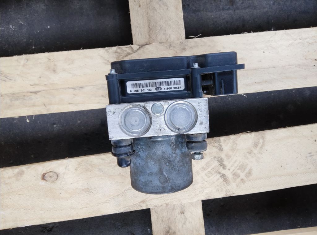 piece_RENAULT MASTER BLOC ABS 0265237094