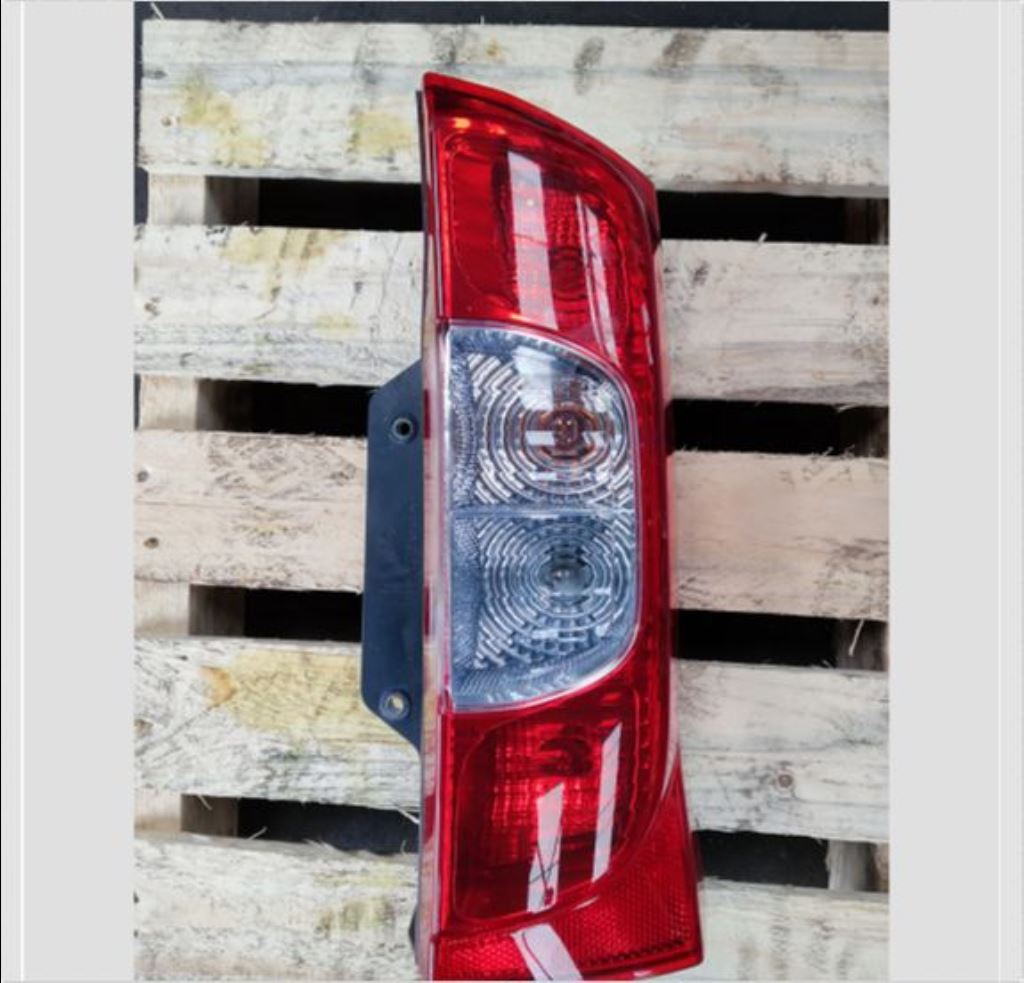 piece_FIAT FIORINO  FEU ARRIERE DROIT 1391431080