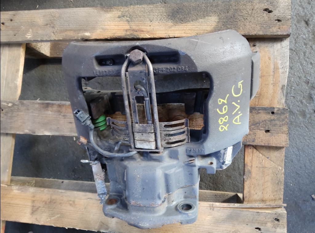 piece_RENAULT MIDLUM 220DCI ETRIER DE FREIN AVANT GAUCHE 5010422261