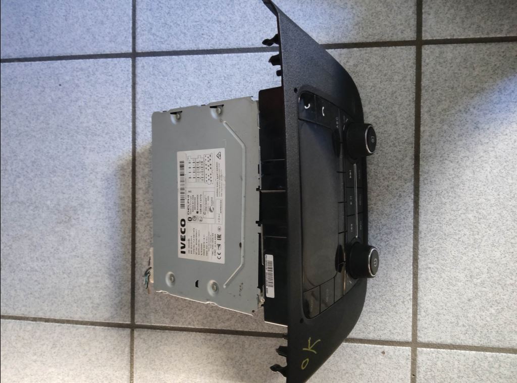 piece_IVEC35C18 AUTORADIO VOITURE 5802807801