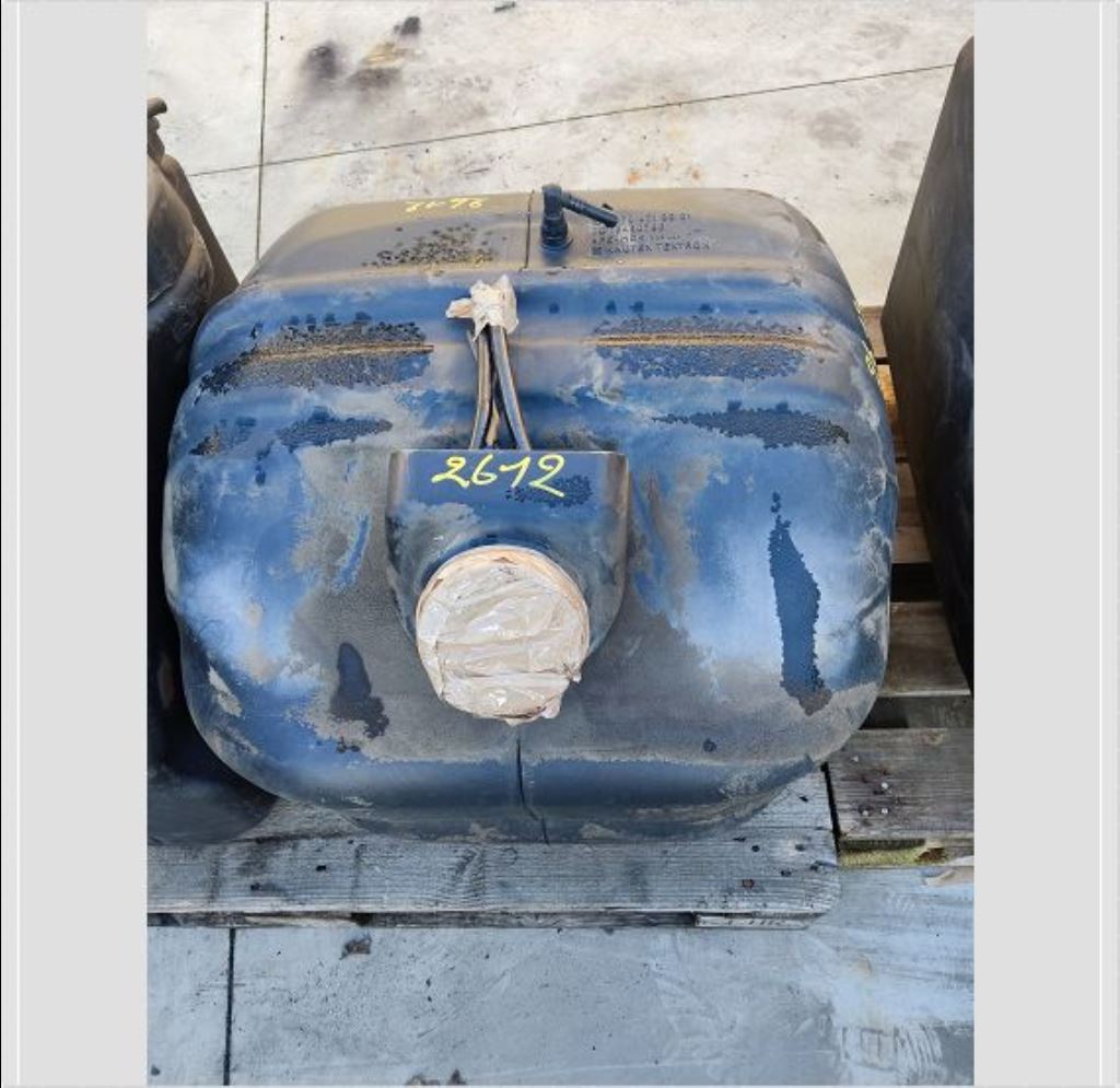 piece_MERCEDES 1224 RESERVOIR CARBURANT A9704710001