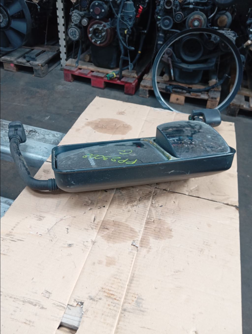 piece_NISSAN ATLEON RETROVISEUR ELECTRIQUE GAUCHE 96366-LA80A