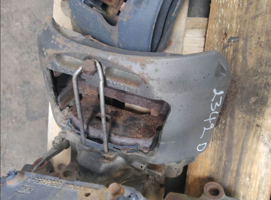 piece_MAN 10-224 ETRIER DE FREIN AVANT DROIT 81.50804-6090