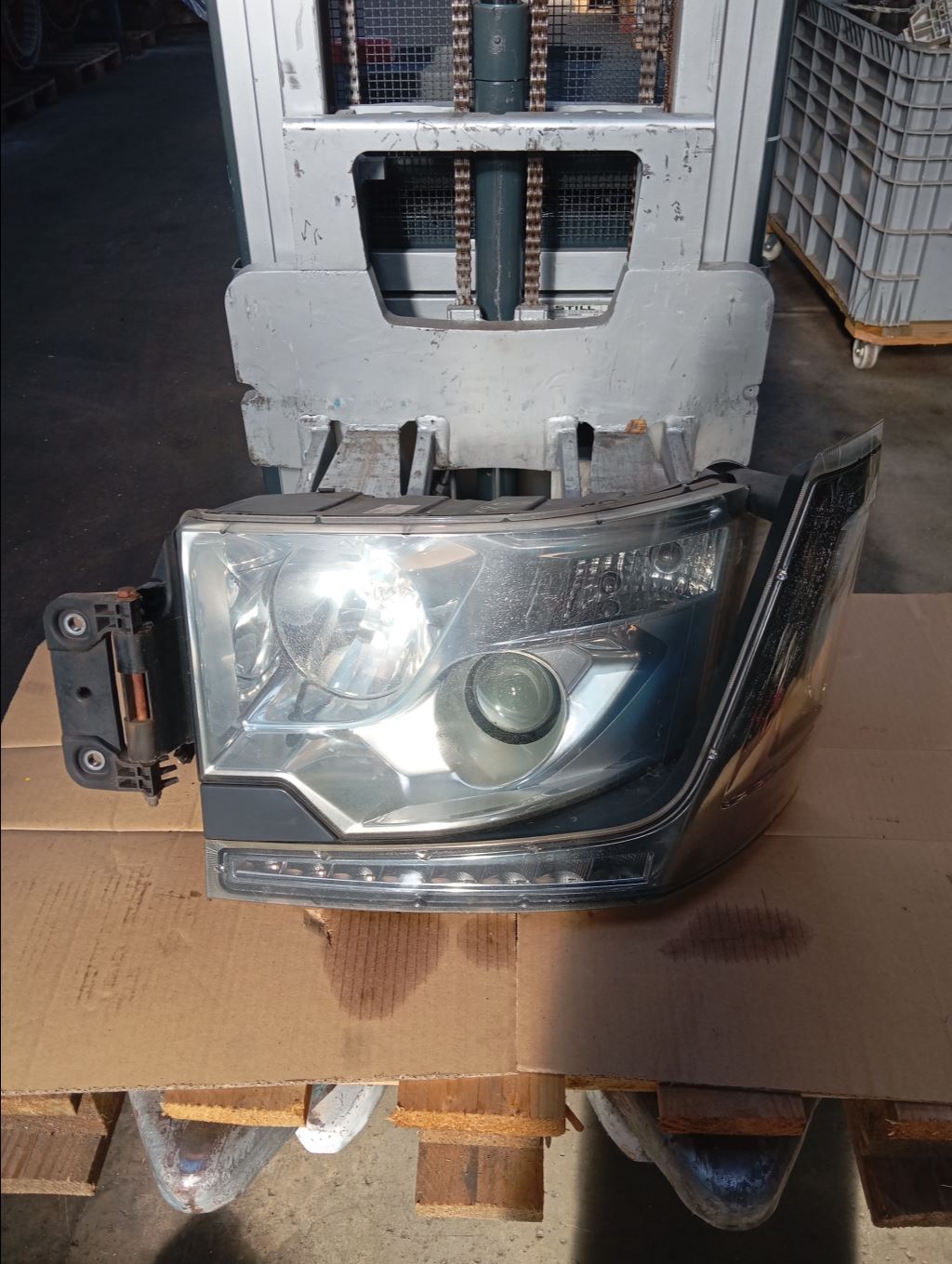 piece_RENAULT T  PHARE GAUCHE 7482251397