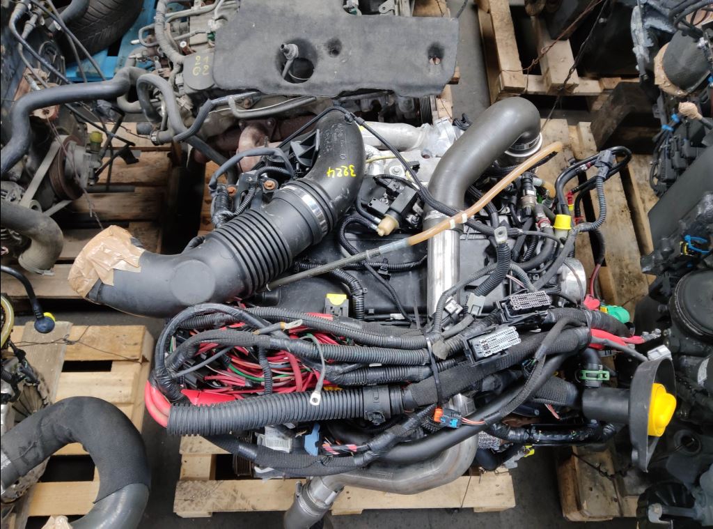 piece_RENAULT MASTER  MOTEUR M9T702
