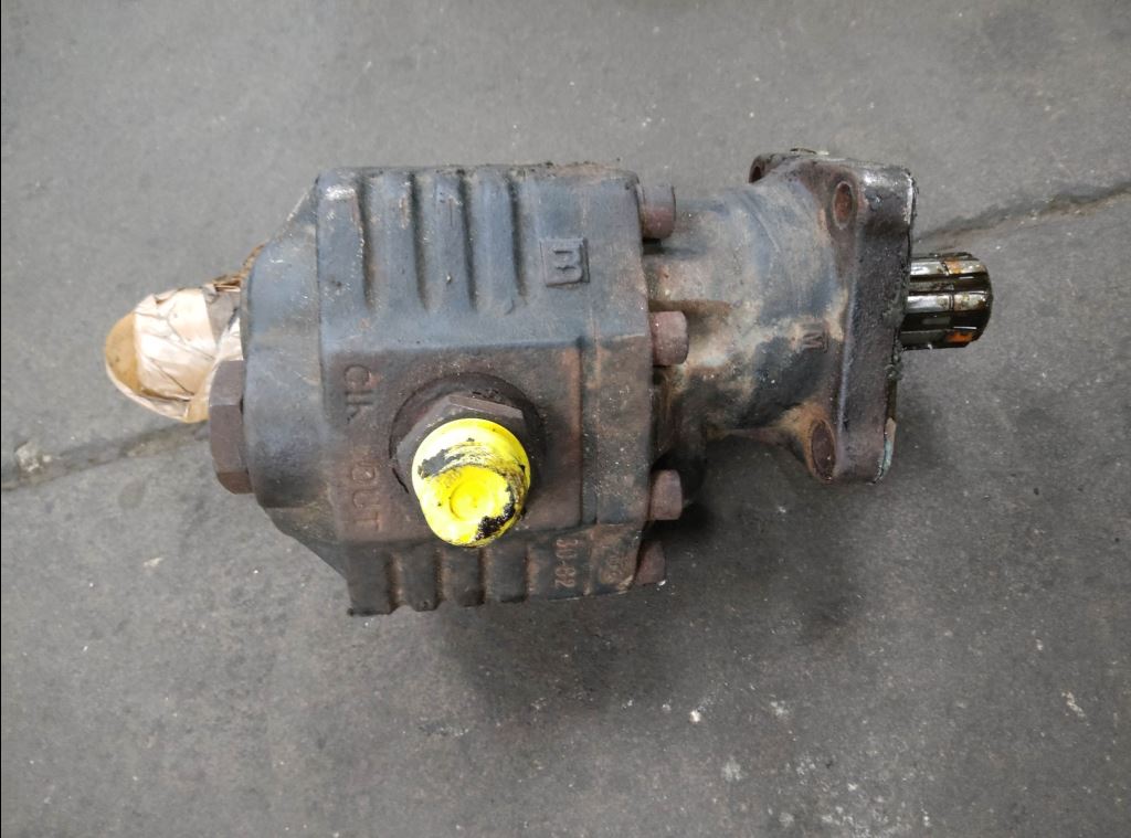 piece_RENAULT 385.19T POMPE HYDRAULIQUE HYVA