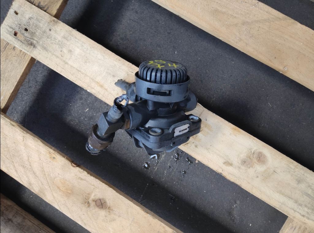 piece_MERCEDES ACTROS VALVE RELAIS A0044296344