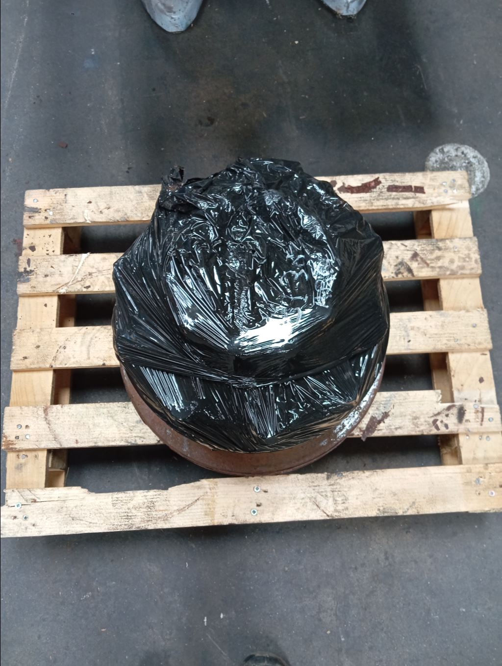 piece_MAN TGX 18570MOYEU ARRIERE DROIT 81357010191