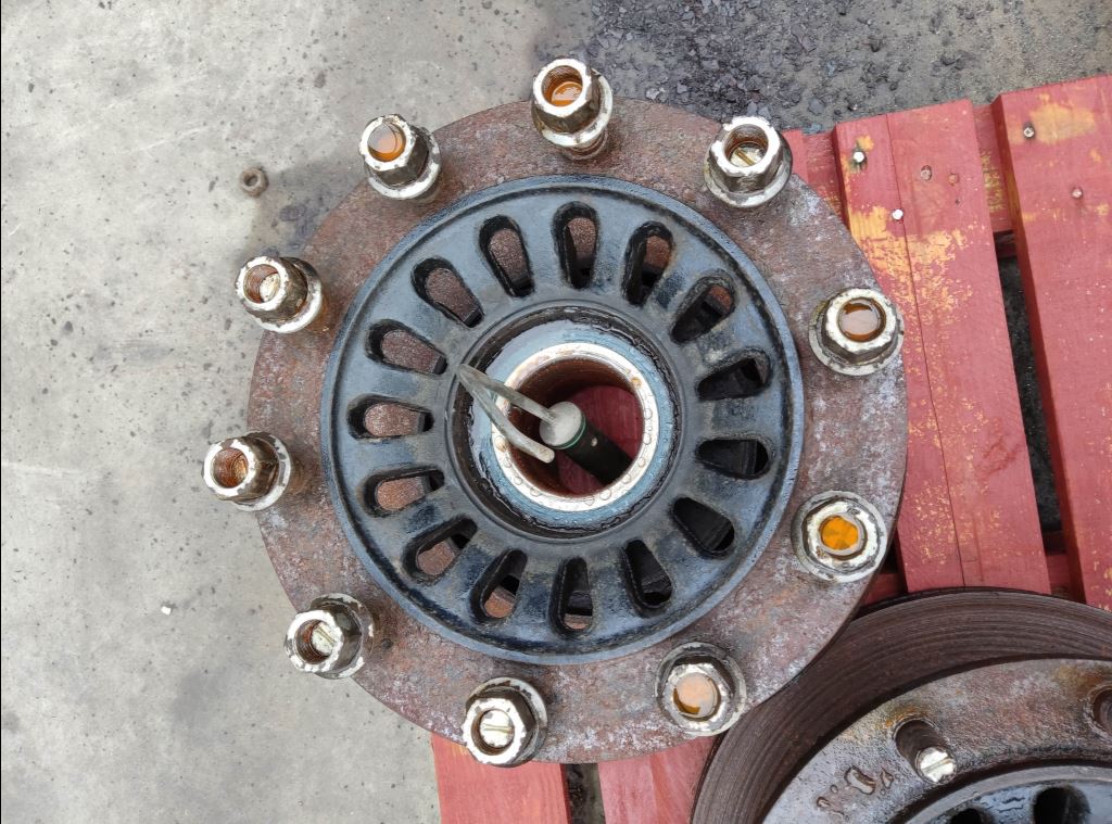 piece_ROBUSTE MOYEU ARRIERE DROIT 3307304552