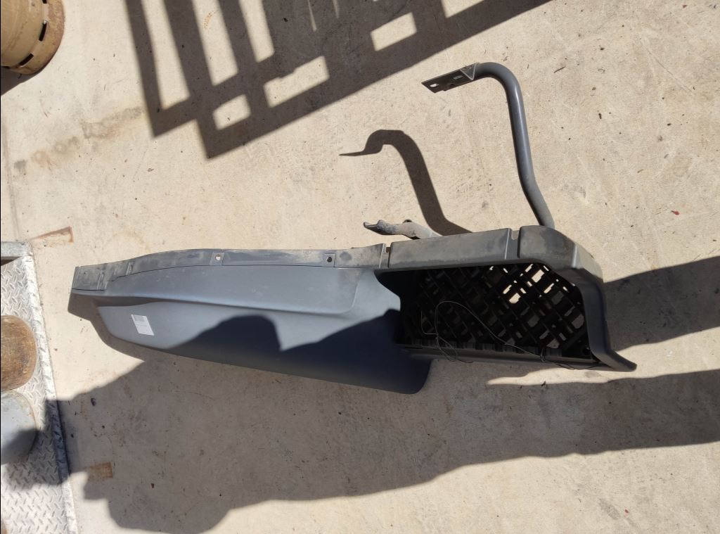 piece_RENAULT D NARROW AILE AVANT DROITE 7482590880