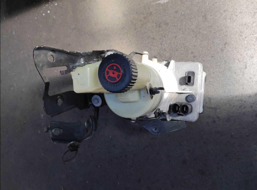 piece_RENAULT MASTER  POMPE DE DIRECTION ASSISTEE 491103543R