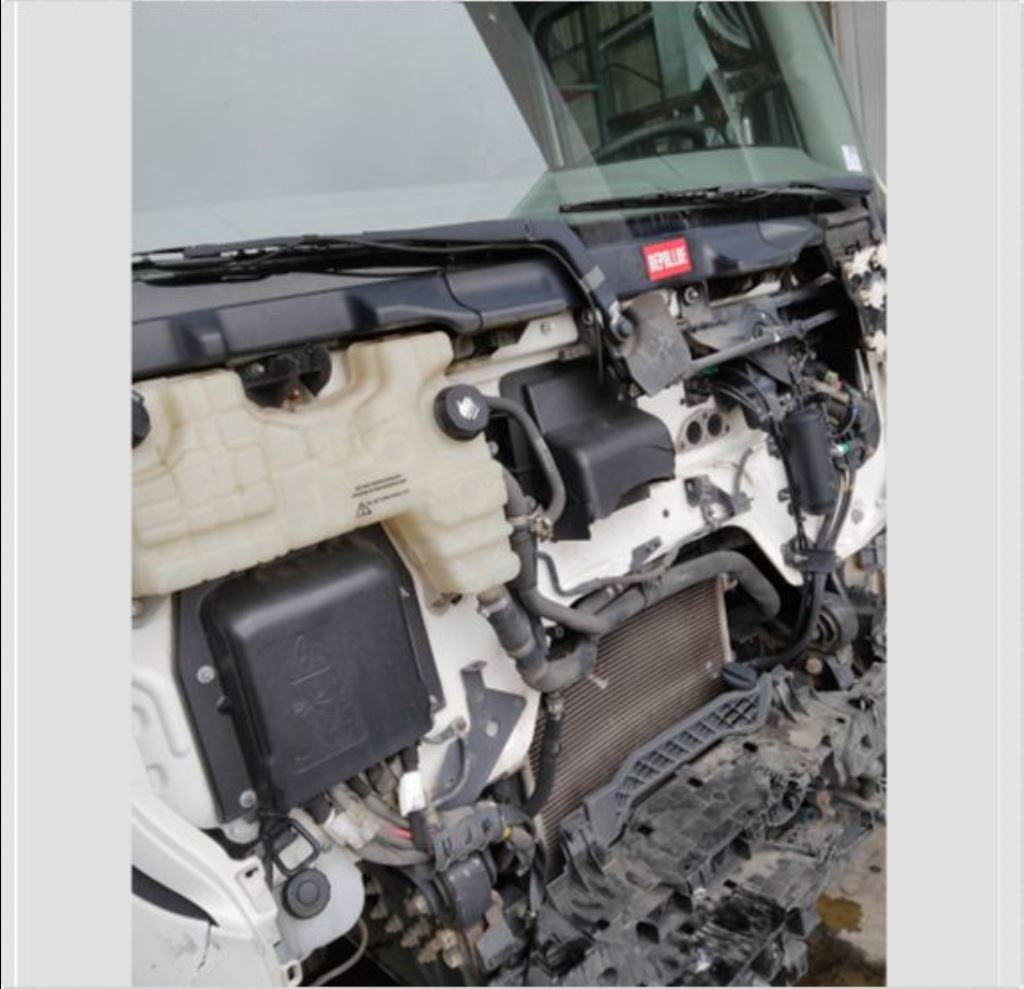 piece_RENAULT D NARROW TRINGLERIE ESSUIE-GLACE